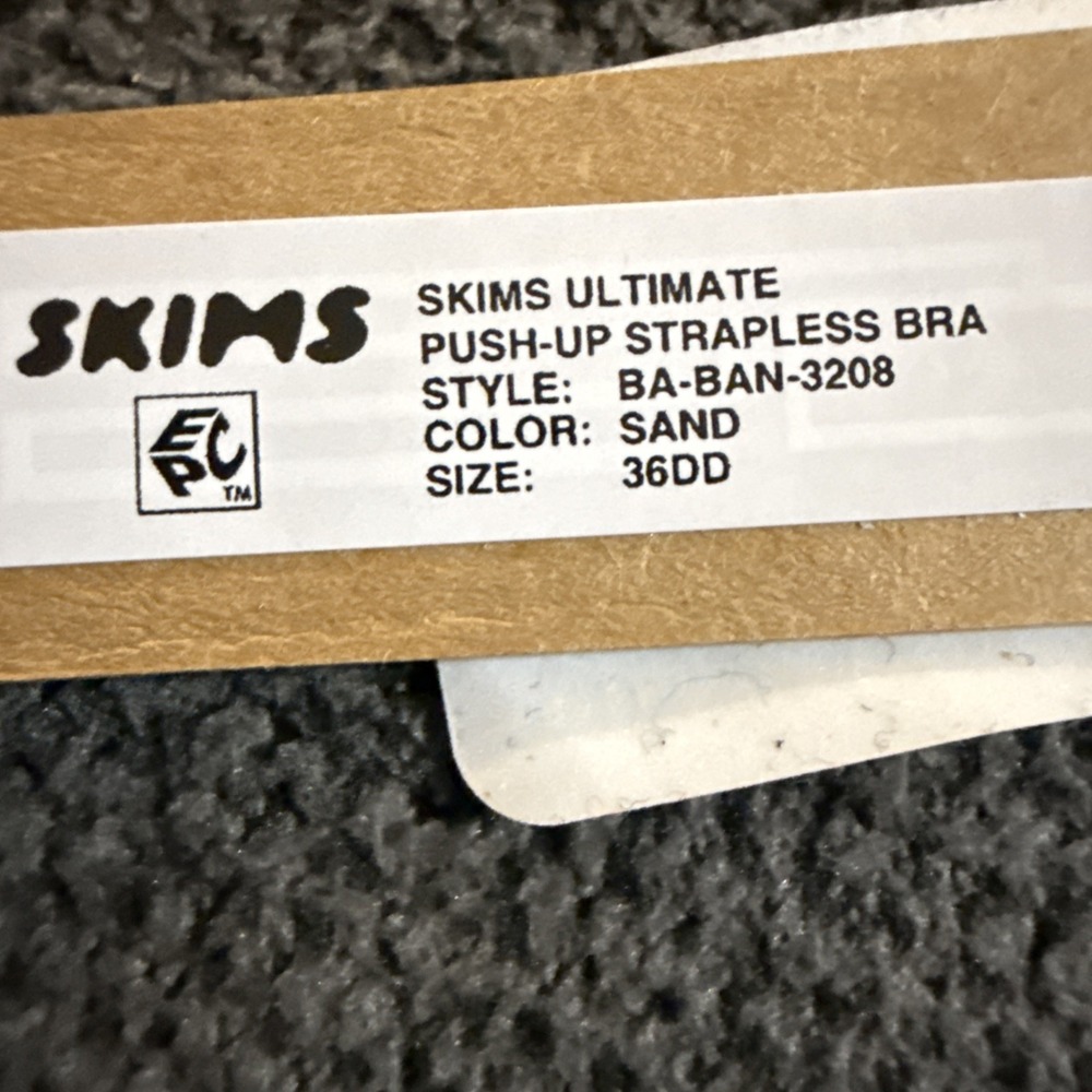 Skims Ultimate Strapless Push Up Bra - Sand - NWT - 36DD - Picture 6 of 6